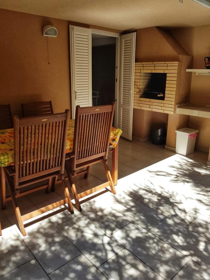 Apartmani Vrancic Mandre Exterior foto