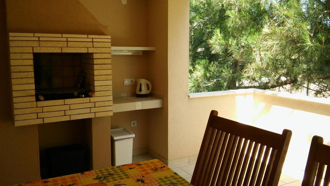 Apartmani Vrancic Mandre Exterior foto